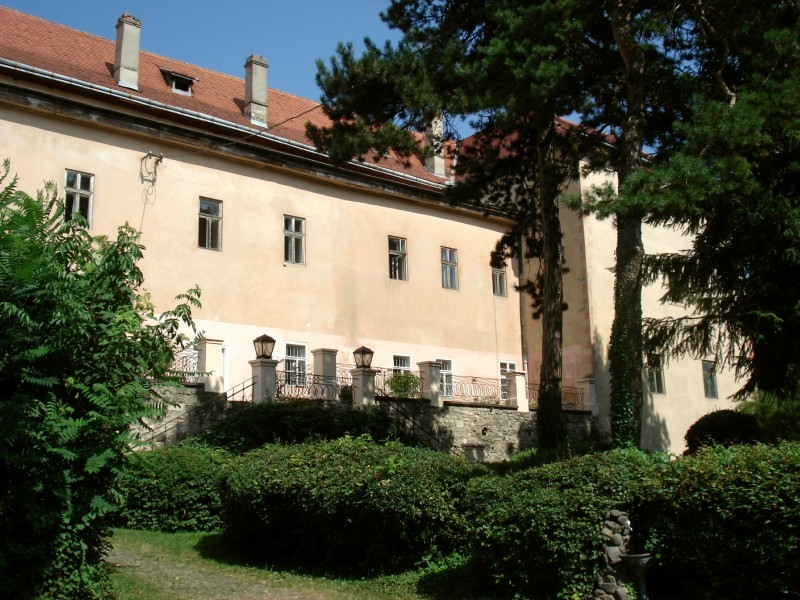 палац Ужгородського замку